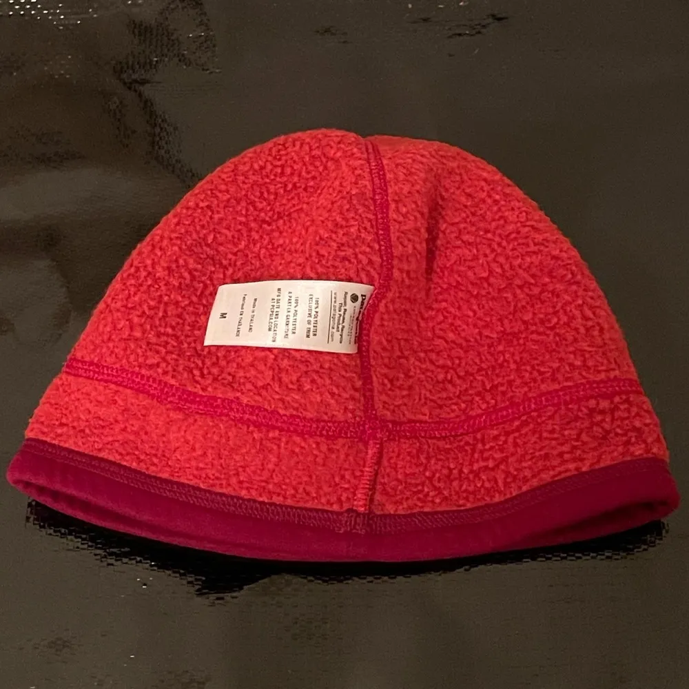 Patagonia Red Polyester Fleece Beanie Size Medium - Image 4