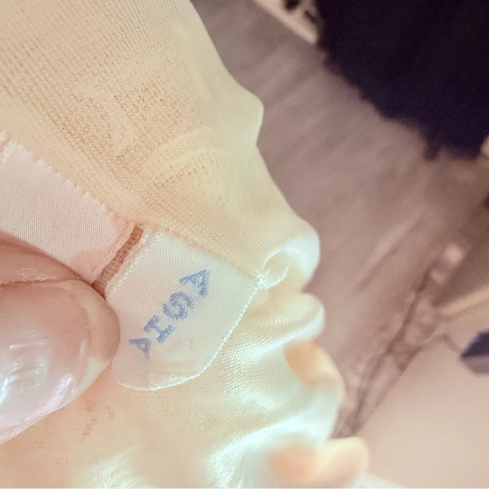 Vintage Bergdorf Goodman Asha sleeveless floral lace ruffle long robe nightgown Tan - Image 7