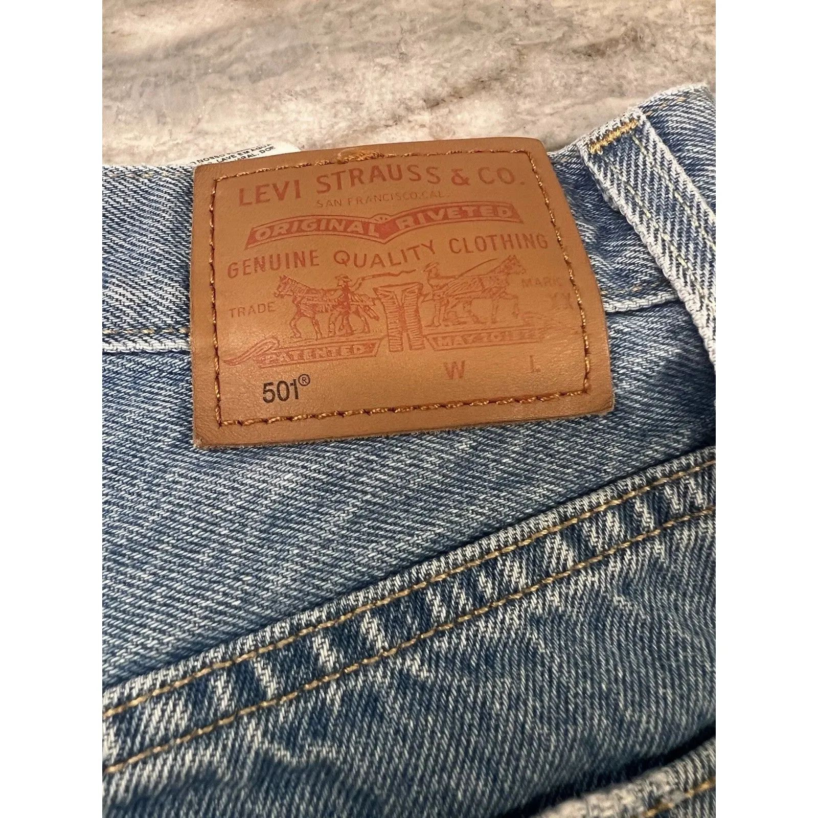 Levi's Women's 501 Original Jean Shorts Size 25 Cut Off Button Fly Shortie 2” - Image 8