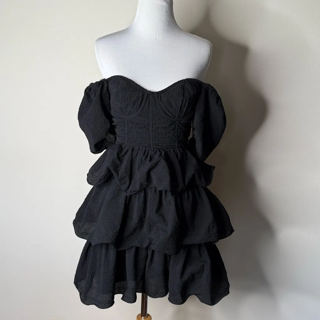 Pretty Little Thing Black Crinkle Tiered Skater Dress - Image 2