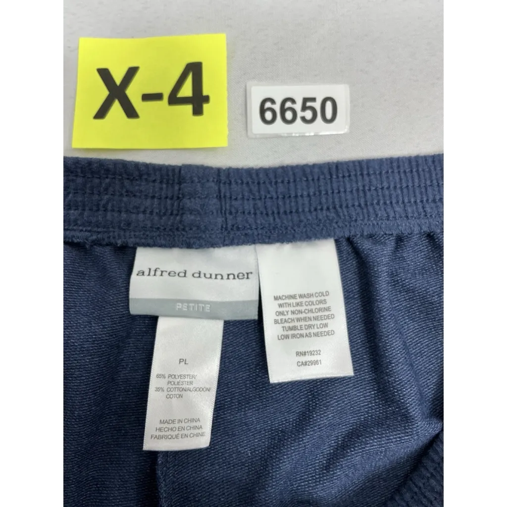 Womans Excellent Cond. Alfred Dunner Petite Pull On Capri Casual Pants Blue PL - Image 3