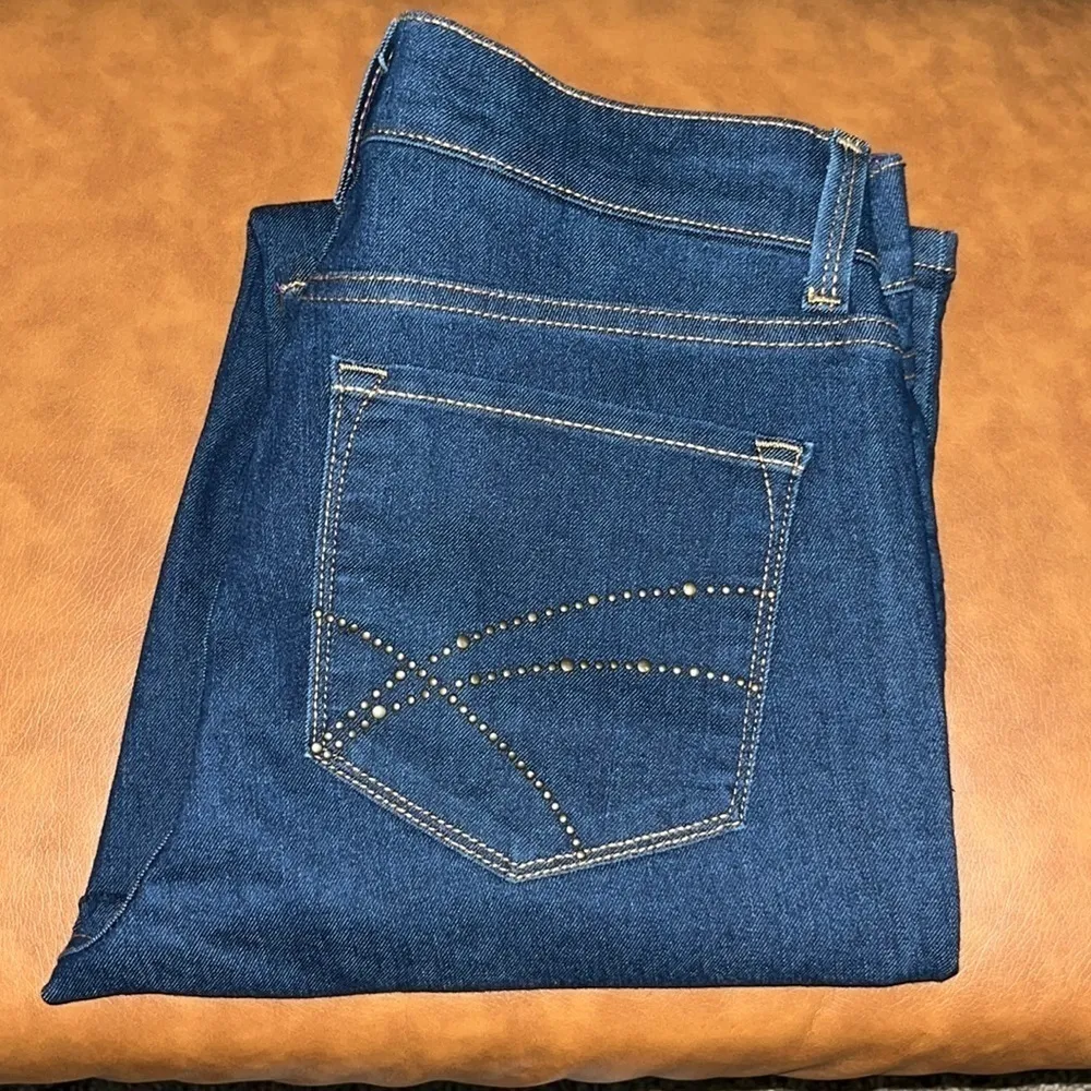 NYDJ Bootcut Flare Mid Rise Size 4 - Image 3