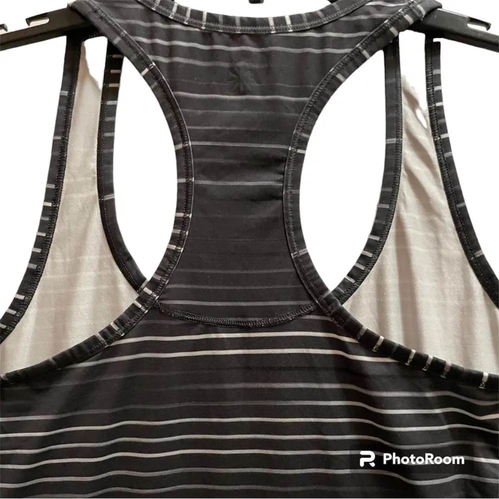 Athleta Scoop Neck Sleeveless Striped Racerback Tank Women’s Size Medium A3 - Image 4