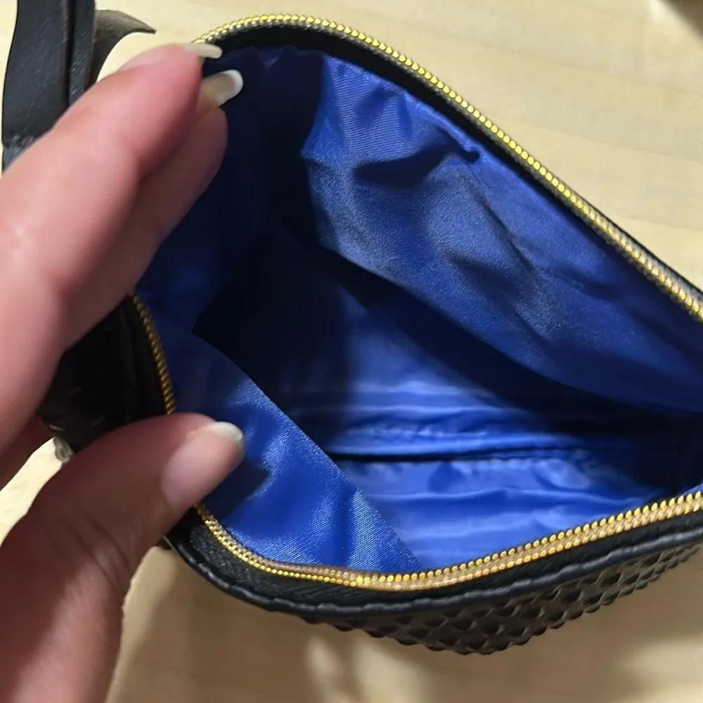 IPSY travel or cosmetic bag, tassle zipper pull NWOT Black - Image 3