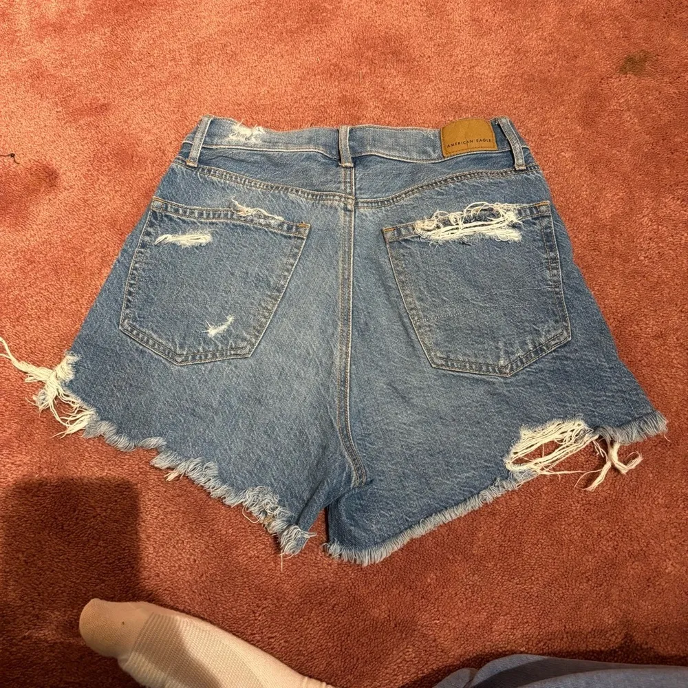 American Eagle Highest rise 90s boyfriend shorts size 2 - Image 4