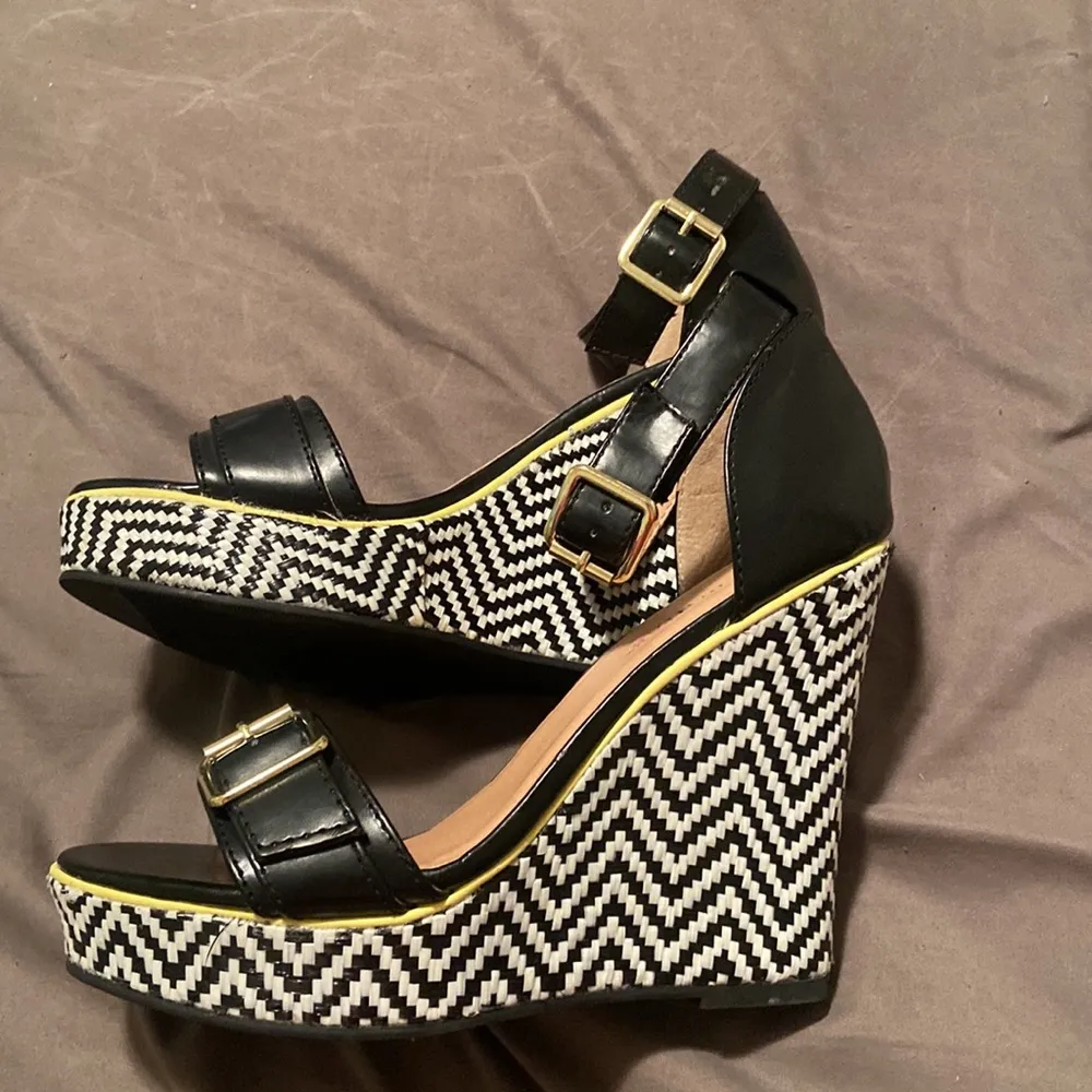JustFab Kingston Black and White Chevron Raffia Ankle Strap Wedges - Image 3