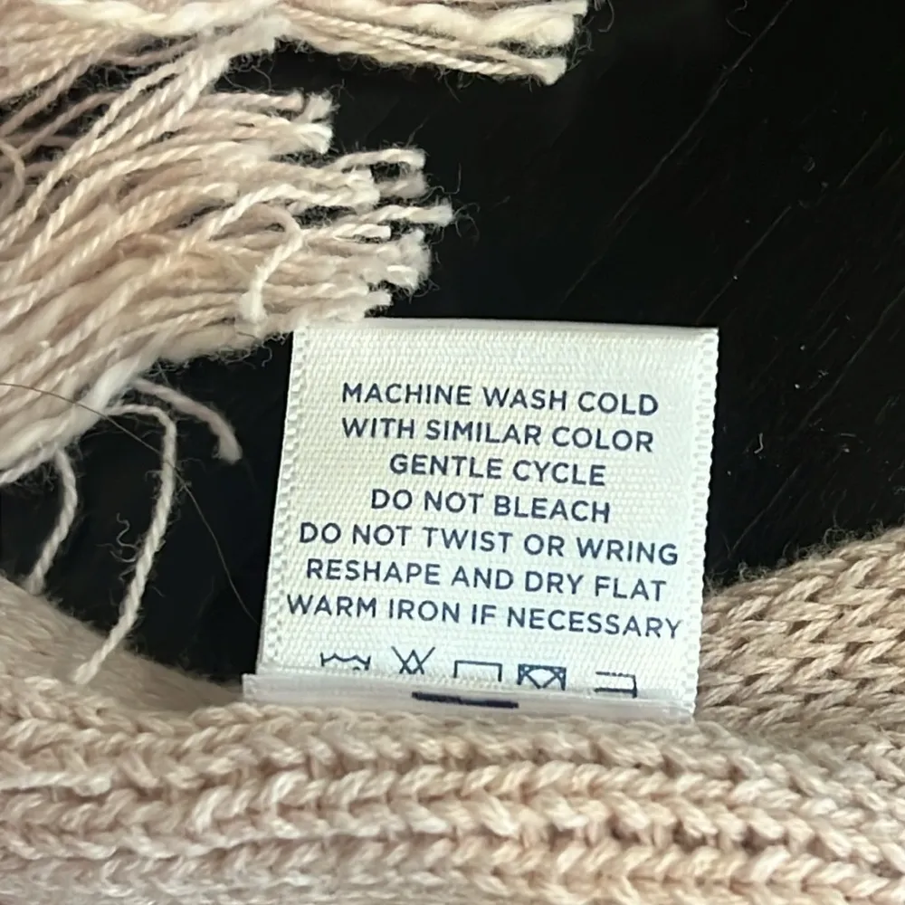 Roller Rabbit May Cape Sweater poncho solid Pale Rose, fringed hem,fits all NWT - Image 6