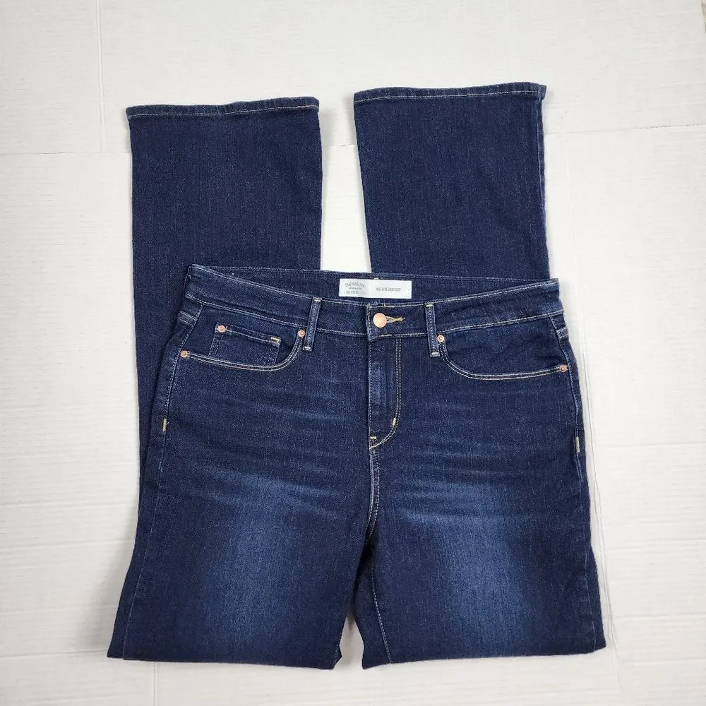 Signature by Levi Strauss Women's Mid Rise Bootcut Jeans Size 12 - Image 5