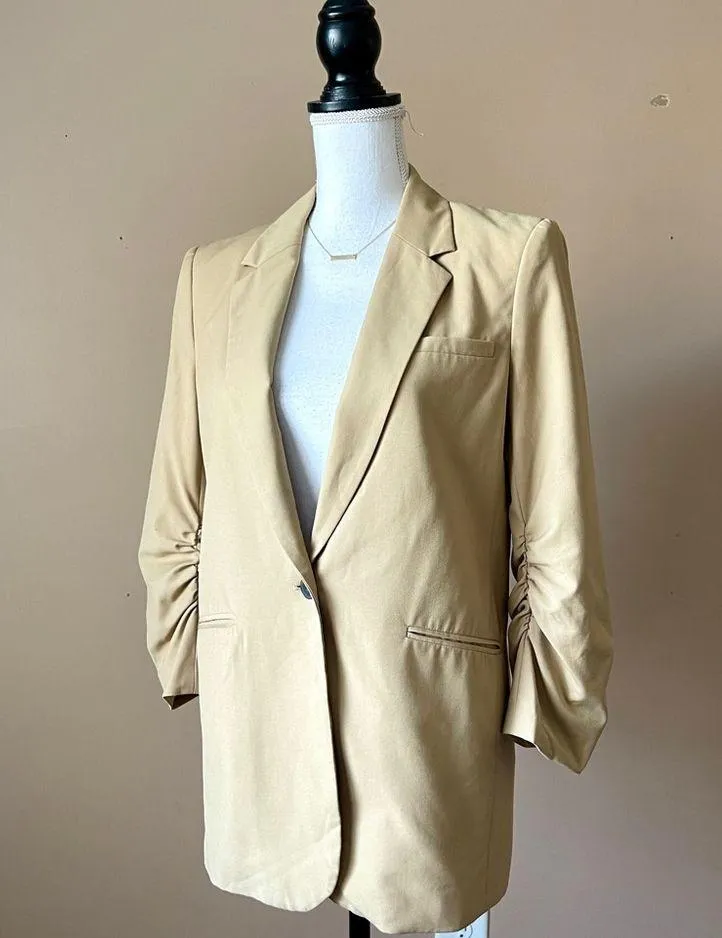 ELIZABETH & JAMES | Tan Ruched Sleeve Long Length Blazer Sz 6 - Image 3