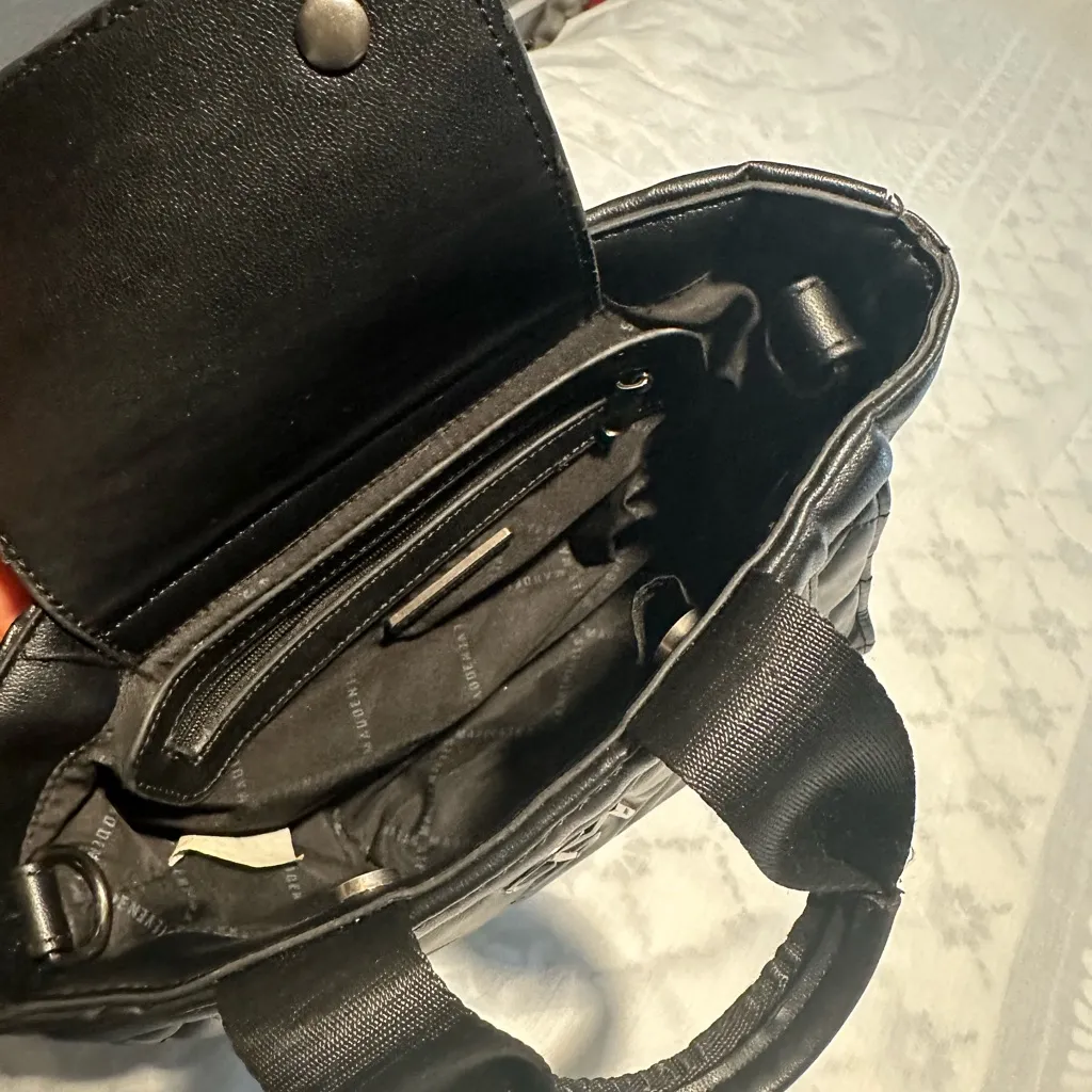 Steve Madden Quilted Black Shoulder Bag Set - Image 8