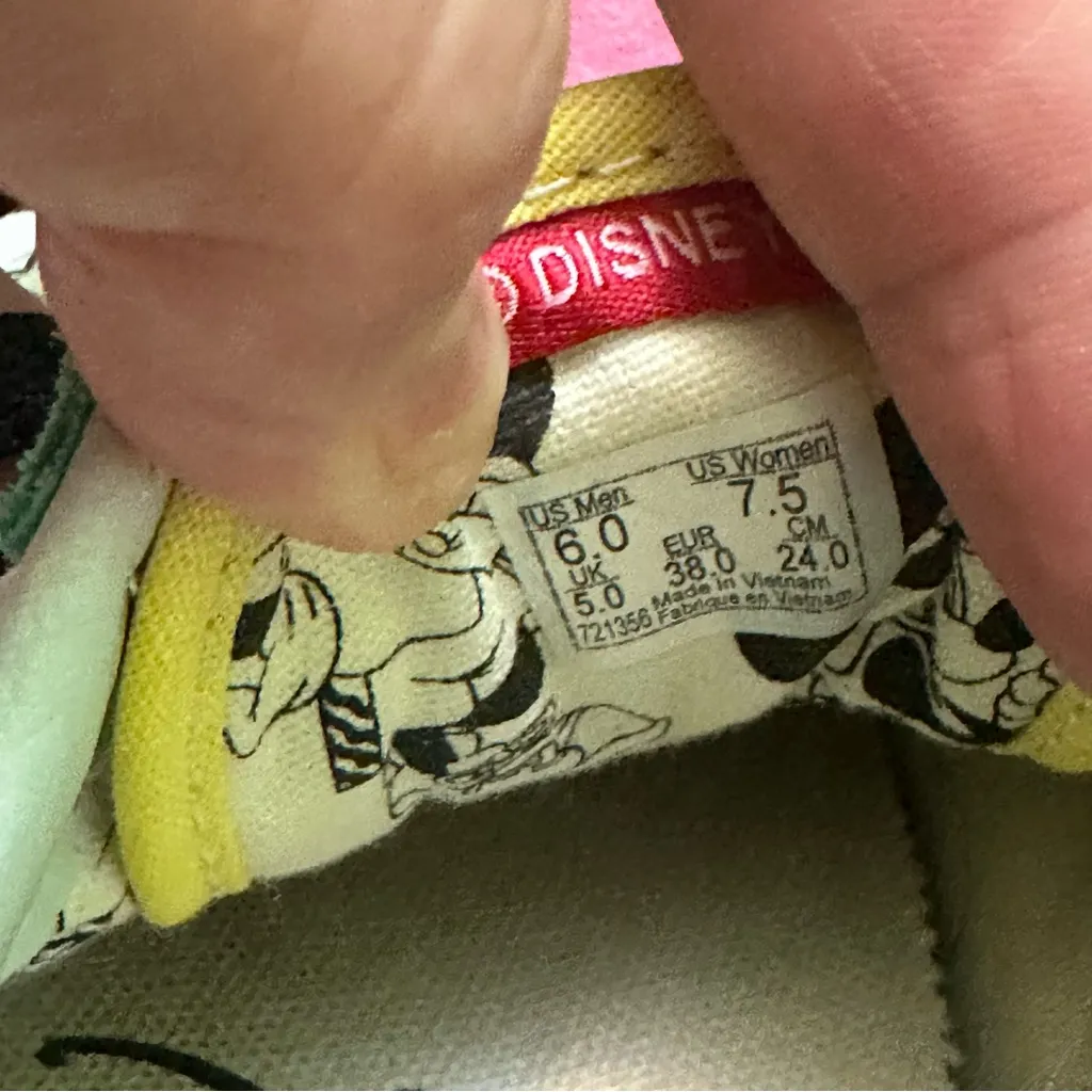 Disney x Vans Character Print Sneakers with Yellow and Black Accents size 7’.5 - Image 10
