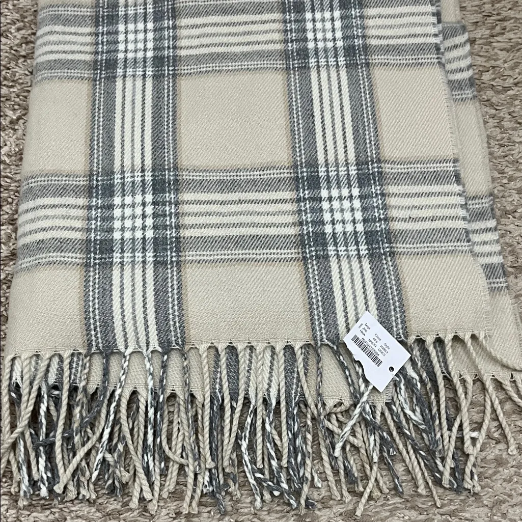 NWT J. Crew Factory Cream White and Gray Plaid Scarf w/ Fringe - Image 4