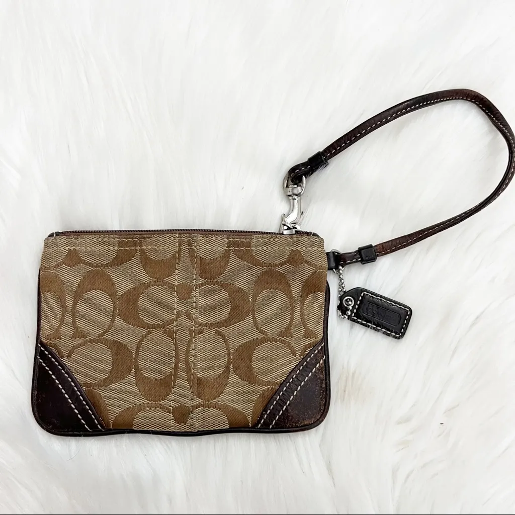 COACH brown logo print wristlet - Image 4