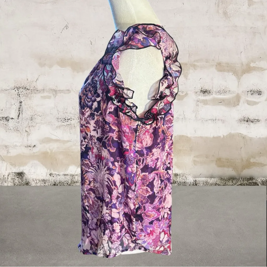 LOFT NWT Floral Ruffle Sleeve Blouse Size Medium - Image 3