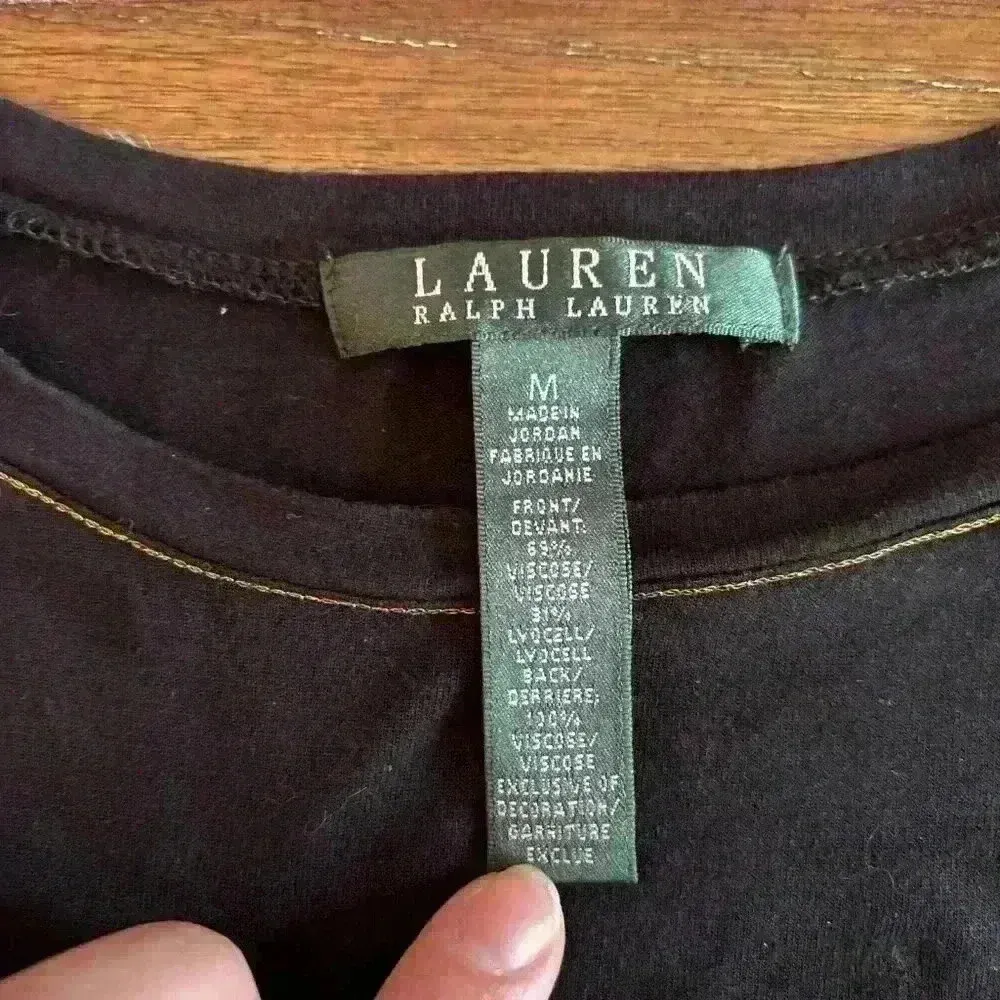 Lauren Ralph Lauren Women's Black Short Sleeve Tshirt with Gold Trim Sz M - Image 10