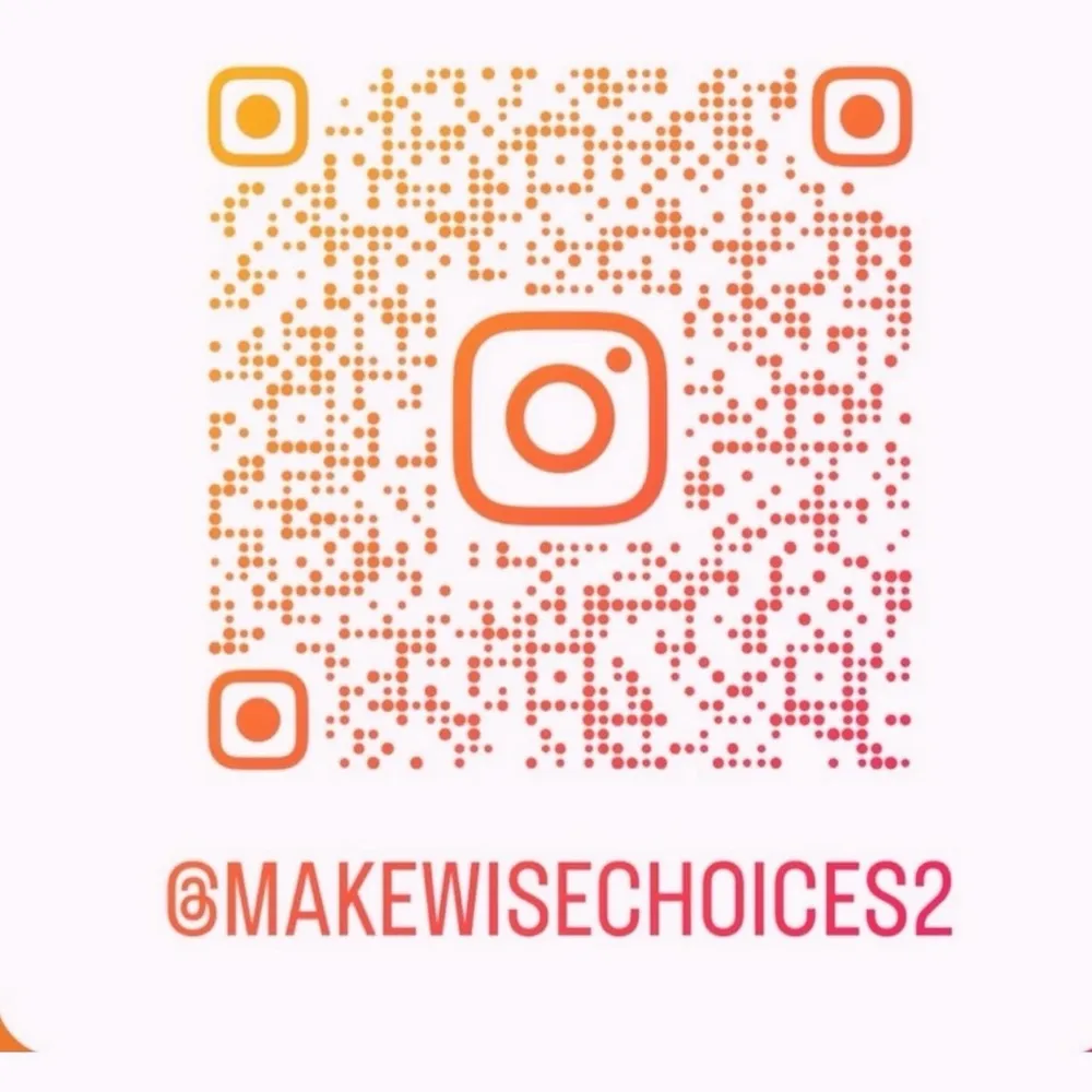 Black Chico’s Zenergy Capris with Zip side pockets and pocket on thigh size sm - Image 10