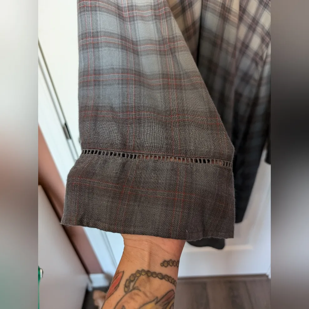 Maurice's Grunge Flannel Shrug Women's Large Plaid/Blue Dye - Image 4