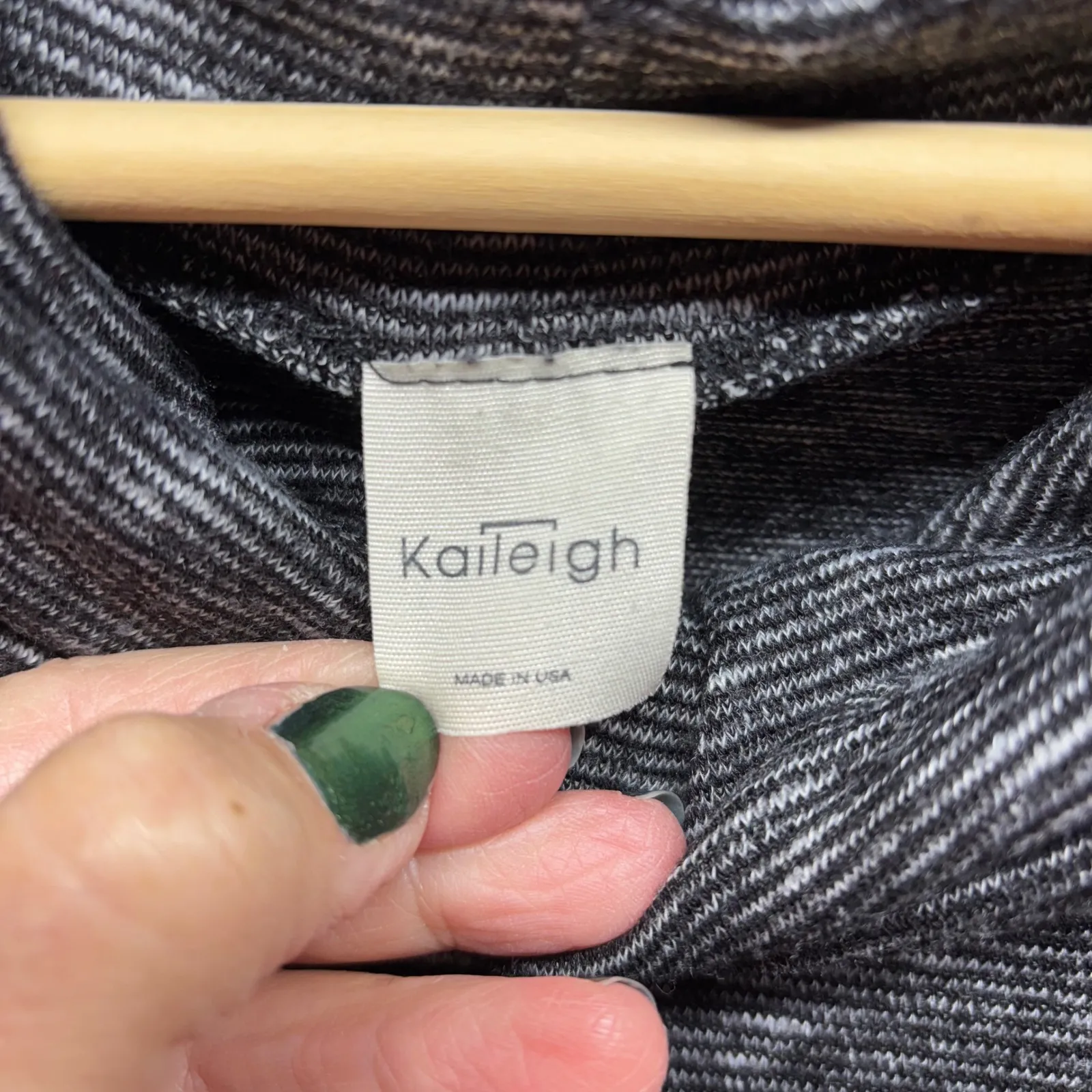 Kaileigh Women's XS Gray Heathered Striped Cowl Neck 3/4 Sleeve Top‎ Made in USA - Image 2