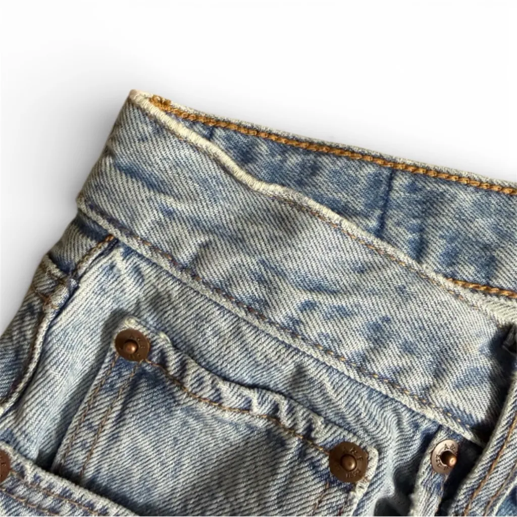 Abercrombie & Fitch A&F Mid Rise Loose Shorts in Light Wash 29” - Image 5