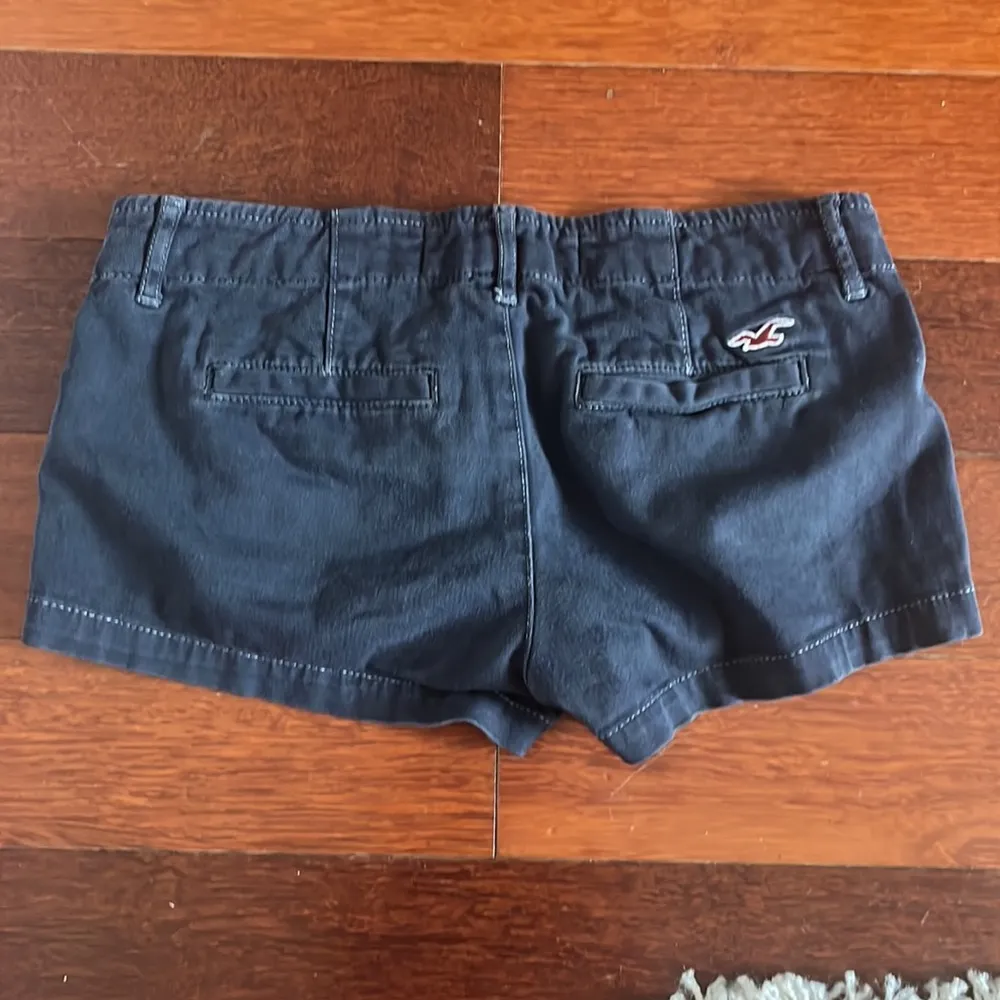 Hollister | Chino Navy Blue Short Shorts 0 - Image 2