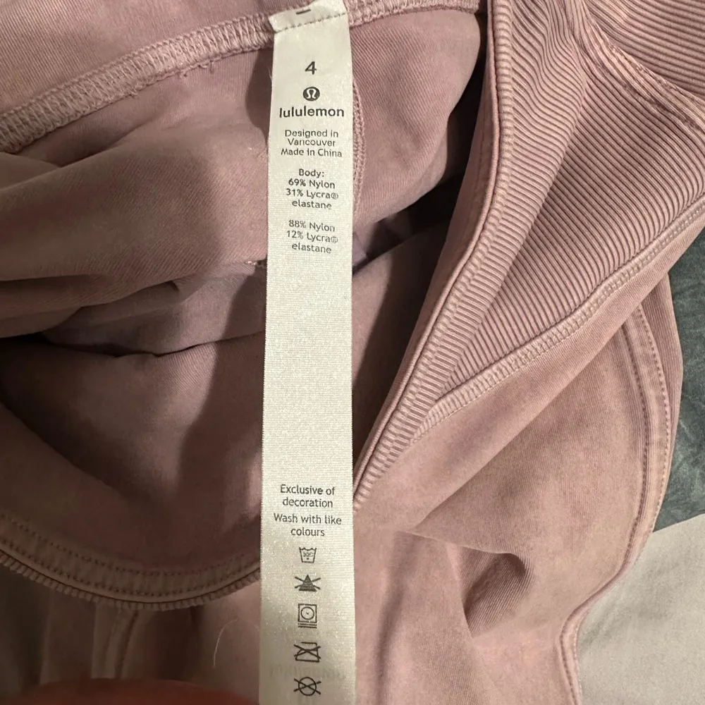 Wunder Under Crop HR 23" Rib DESIGNED FOR YOGA Pale pink leggings ( wore once) - Image 6