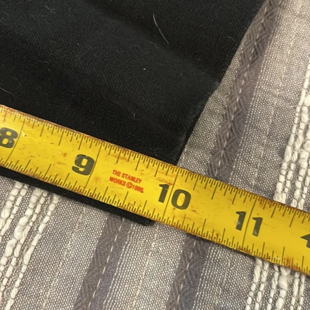 Women's Old Navy Black Pixie Bermuda 10" Shorts Size 10R EUC #0653 - Image 5