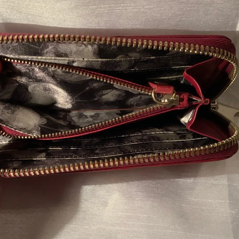 Magenta leather Ted Baker zip around clutch wallet - Image 7