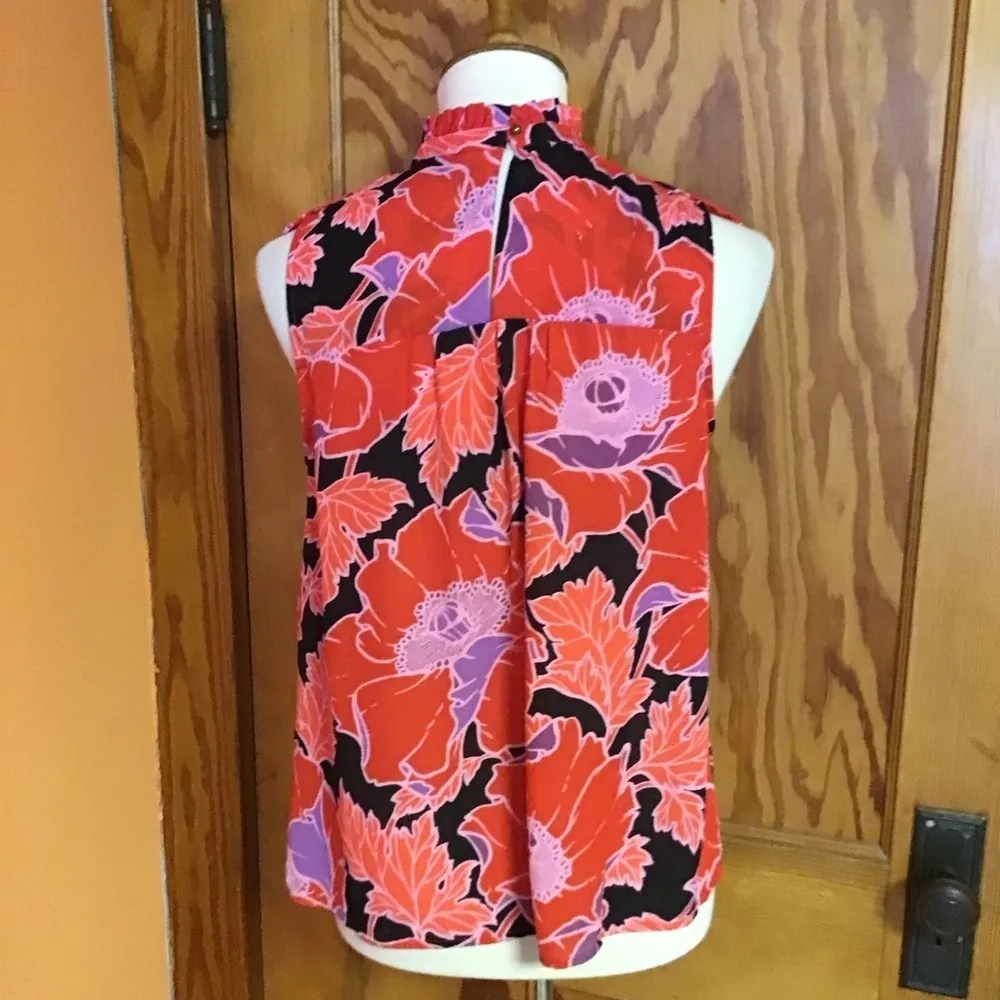 Who What Wear Bright Floral Ruffle Neck Sleeveless Blouse - Image 6