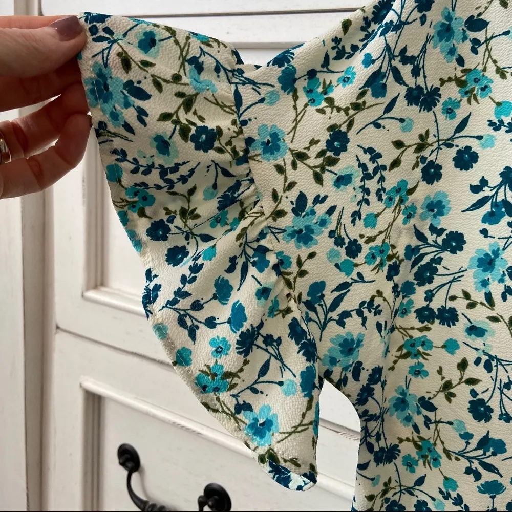 Red Lolly Blue Blouse with Ruffled Bottom. Size Small. EUC - Image 4