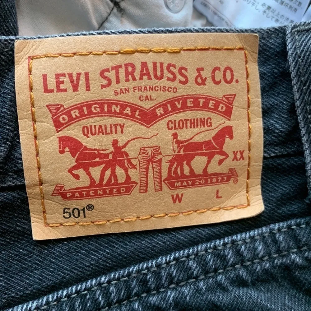 Levi Strauss 501 fly button black distressed jean shorts - Image 6