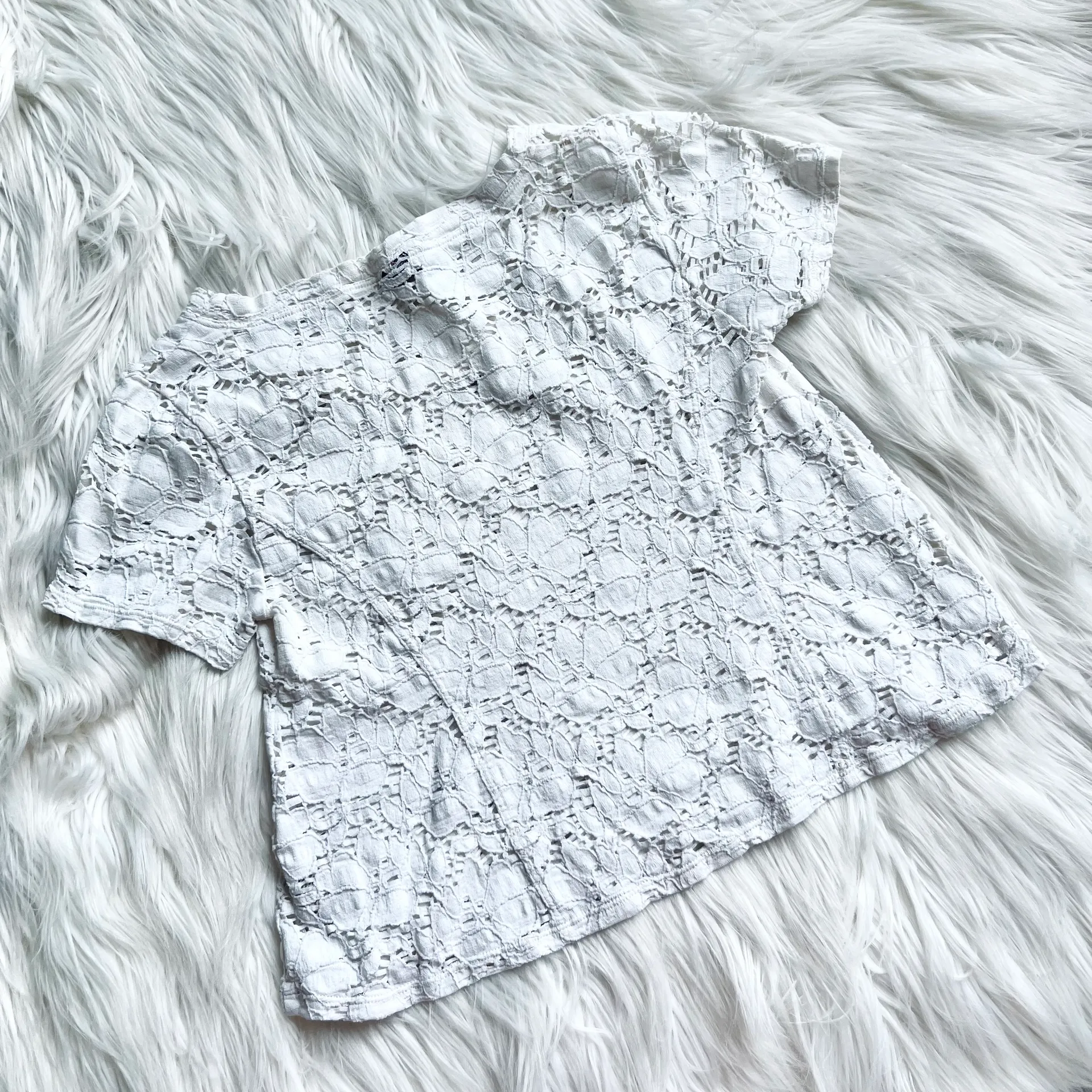 White Fit & Flared Floral Lace Crop Top - Image 3