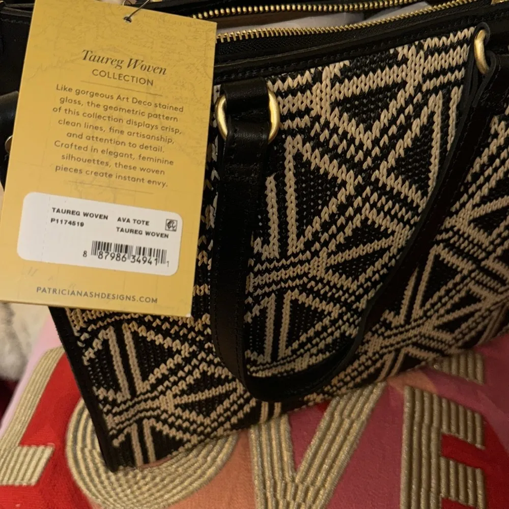 New ❤️ Patricia Nash Leather Ava Medium Tote with Crossbody Strap - Image 2