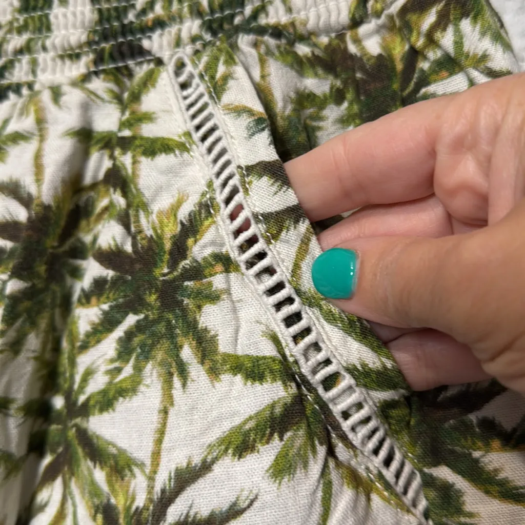 Briggs New‎ York Green Leaf Print Women's Cargo Shorts - Image 2