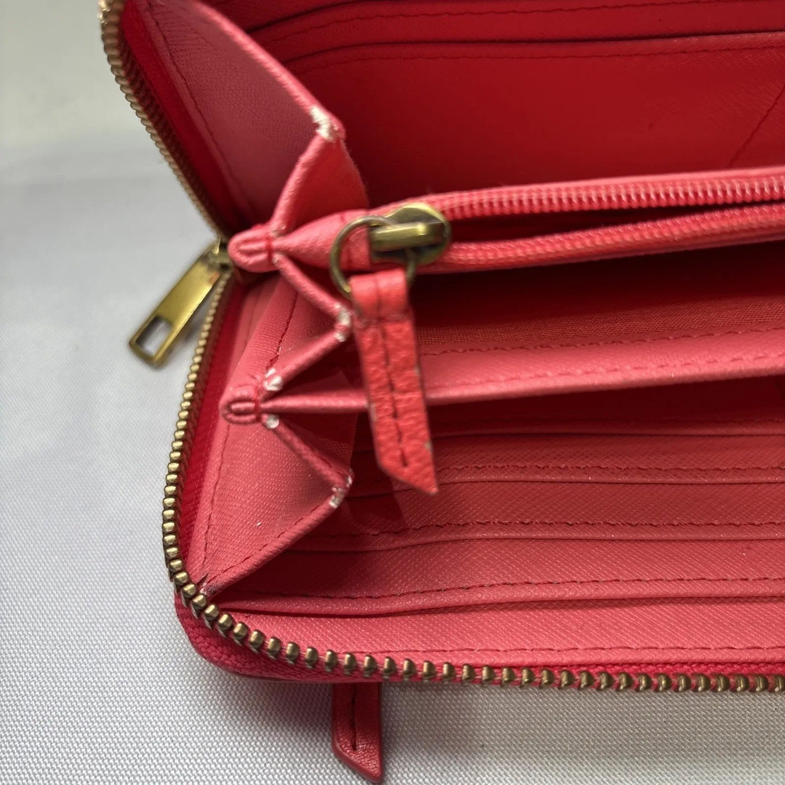 VTG Fossil Leather Multicolored Cloud Zippered‎ Wallet - Image 7