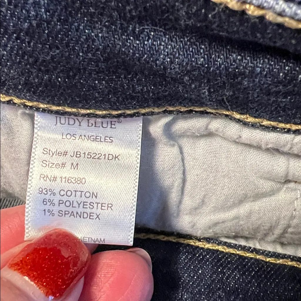 Judy Blue Women's Mid Rise Jean Shorts Size Medium - Image 3