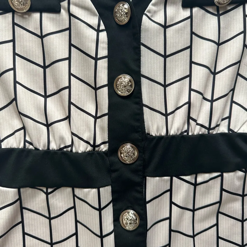 Chic Black and White Patterned Dress - Image 5