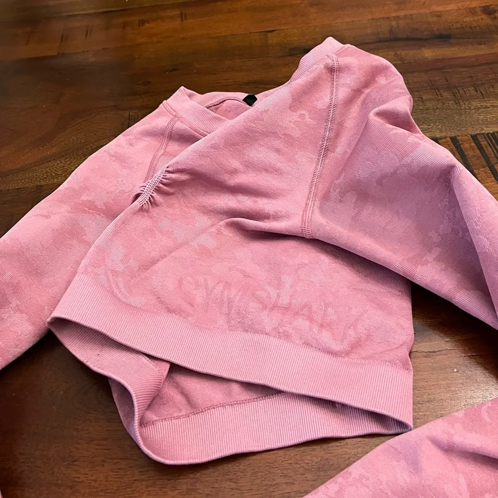 Gymshark Adapt Camo Seamless Crop top - Image 5