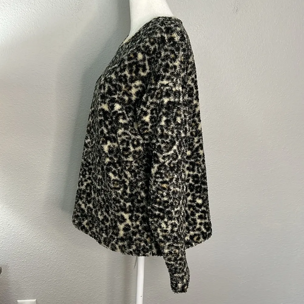 Loft Leopard Print Fleece Shirt Size Medium - Image 5