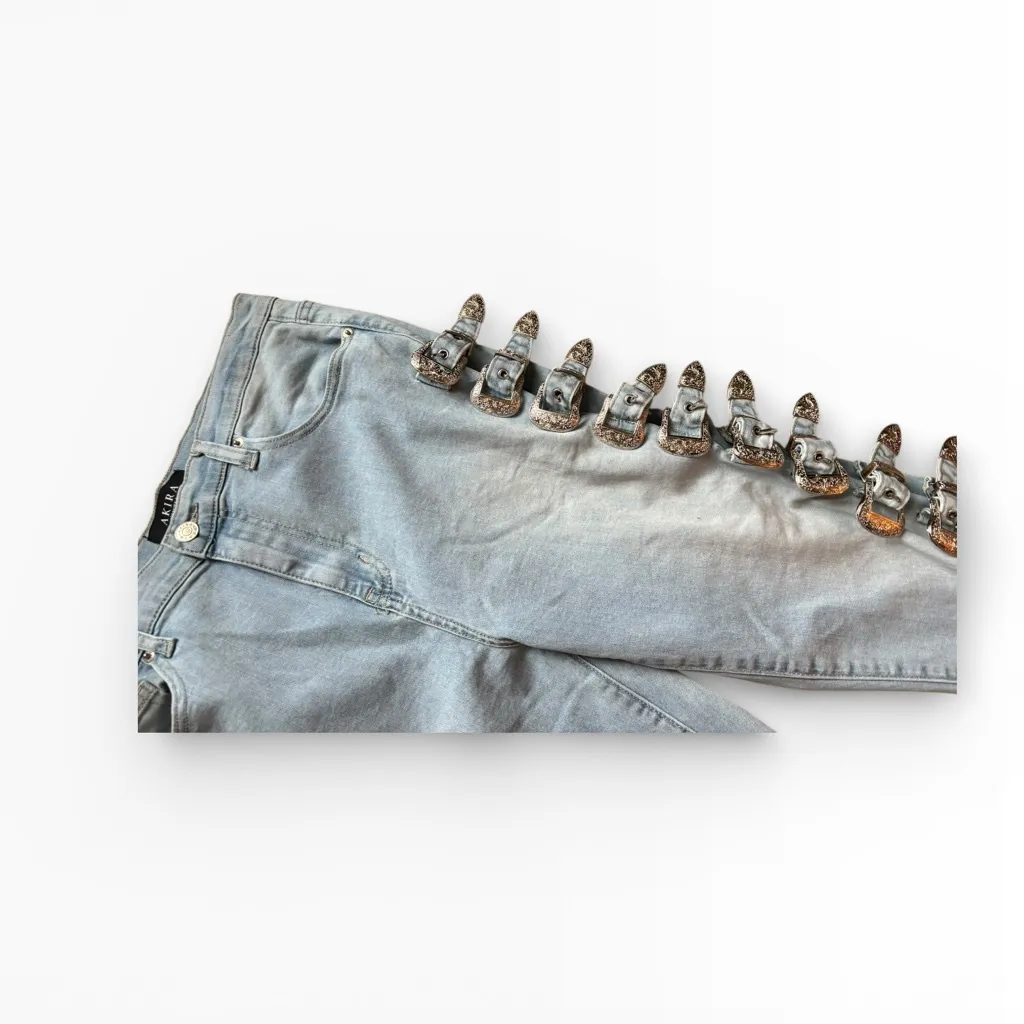 AKIRA All About Buckles Wide Leg Jean 15/31”
Light Wash Stretch Western Buckle - Image 5