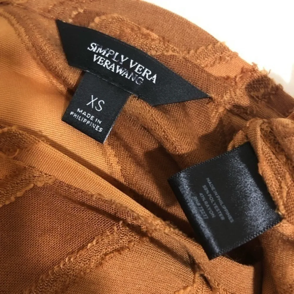 NWOT  Wang Textured Essential Tee New - Image 4