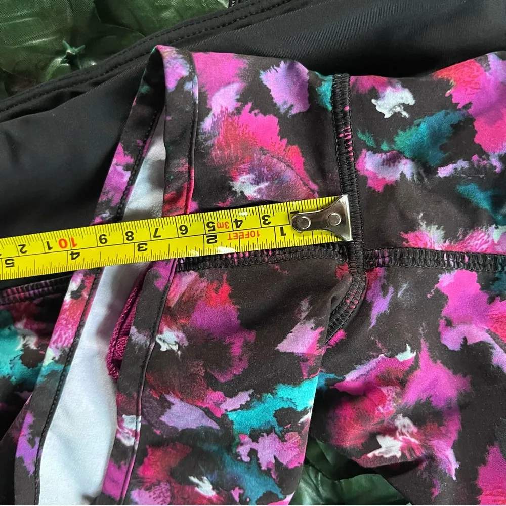 Lululemon Hotty Hot Shorts Size 8 - Image 8