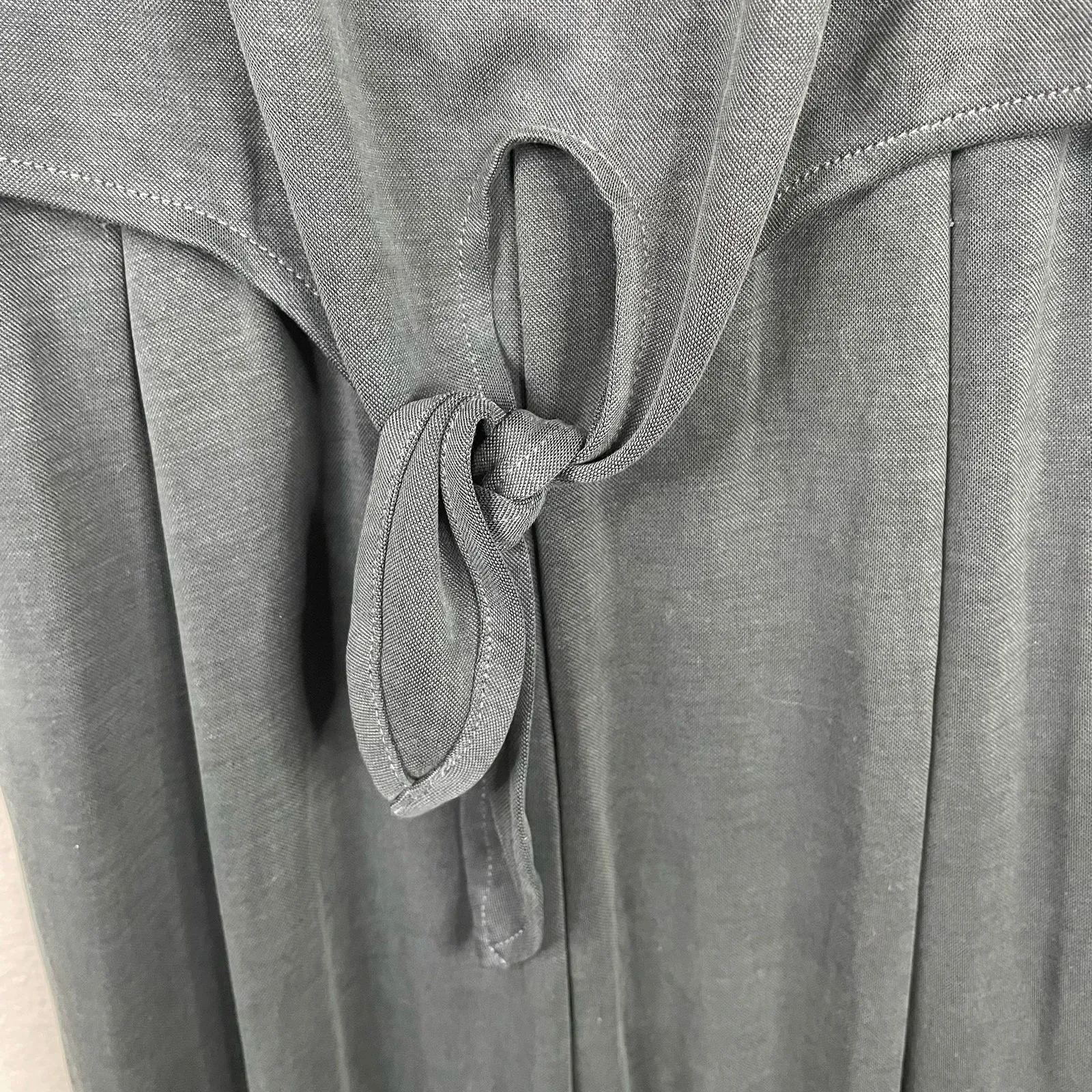 Heartloom Black Jumpsuit XS Wide Leg Sleeveless V Neck Tie Detail New With Tags - Image 2