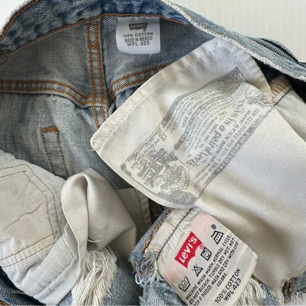 Levi’s Vintage 90’s Distressed Cutoff Shorts, 26 per measurement (tag size 28) - Image 3