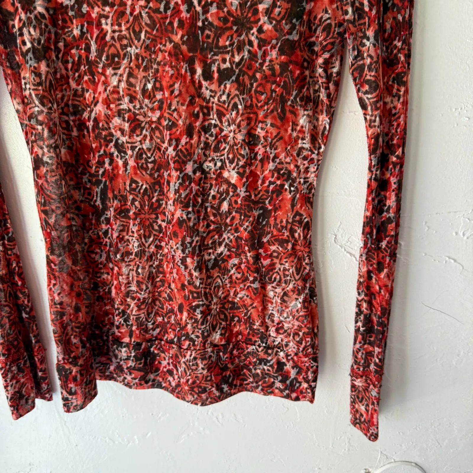 Maurices Red Sheer Abstract Print Long Sleeve‎ Top M Y2K Stretch Fitted Burnout - Image 3