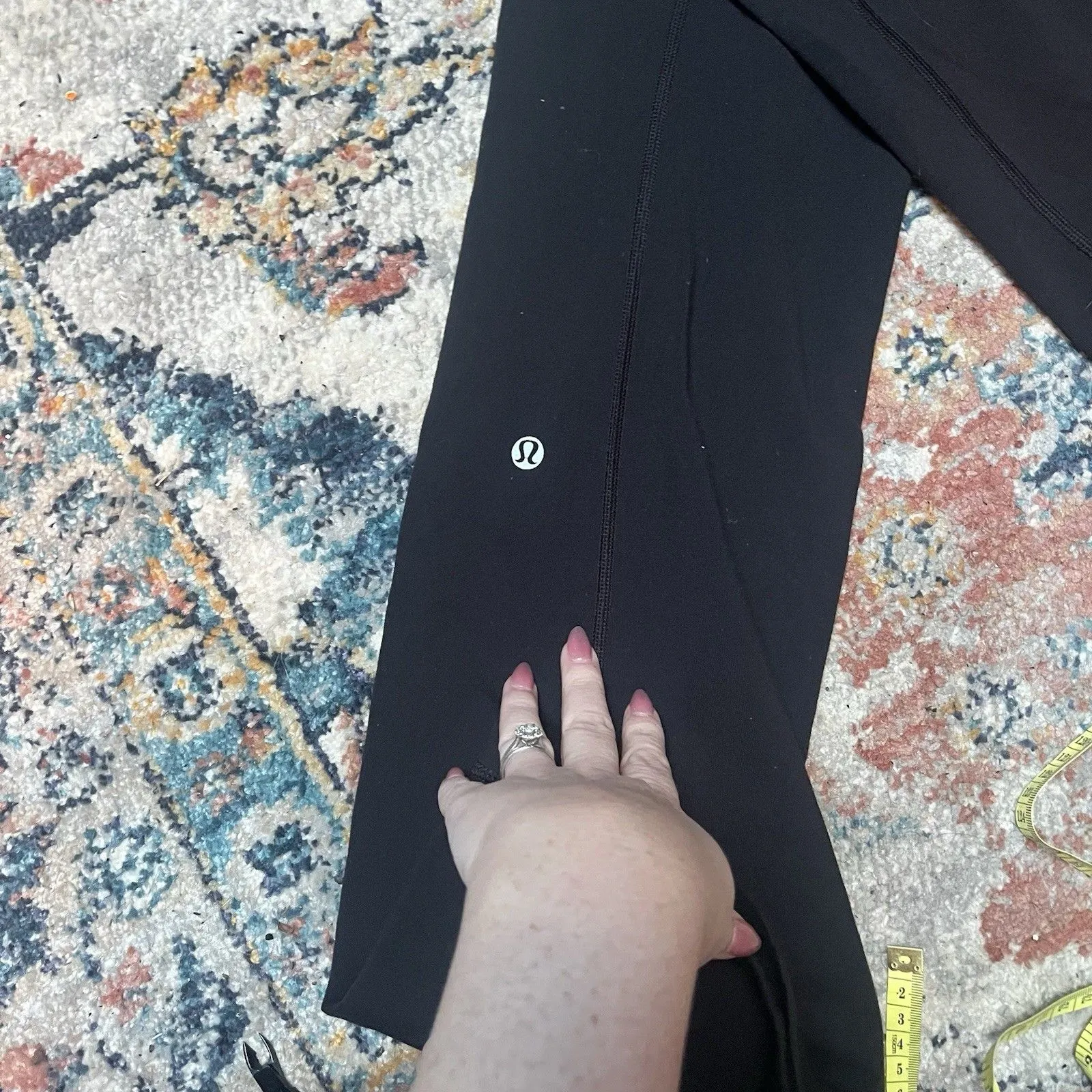 Lululemon Flare Size 6 Black Leggings With Black And White Waist Reversible - Image 2