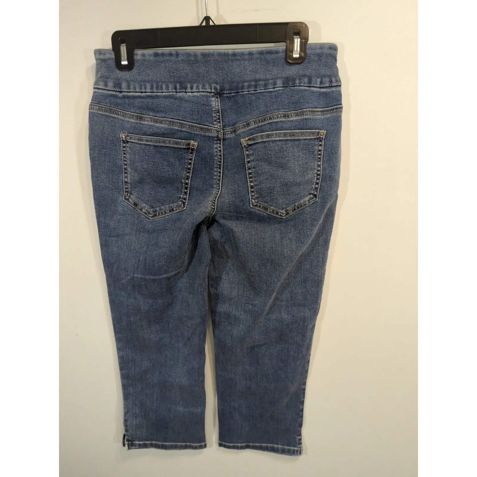 Chico's Perfect Stretch Capri Wash Blue Capri Denim Womens Small Casual Outdoor - Image 5