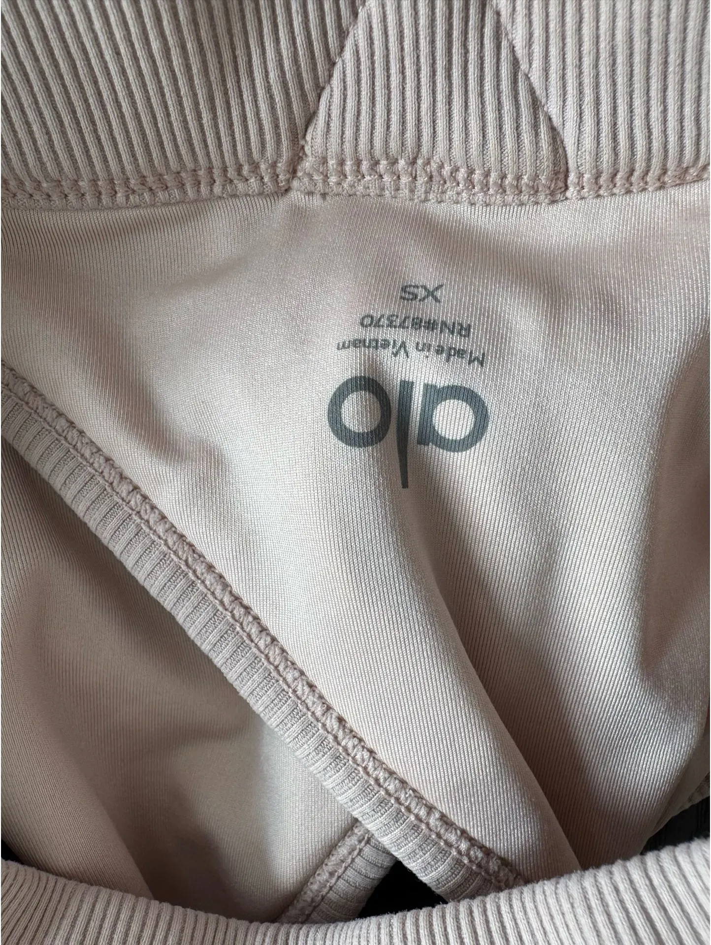 Alo Yoga Ribbed Bra - Image 3