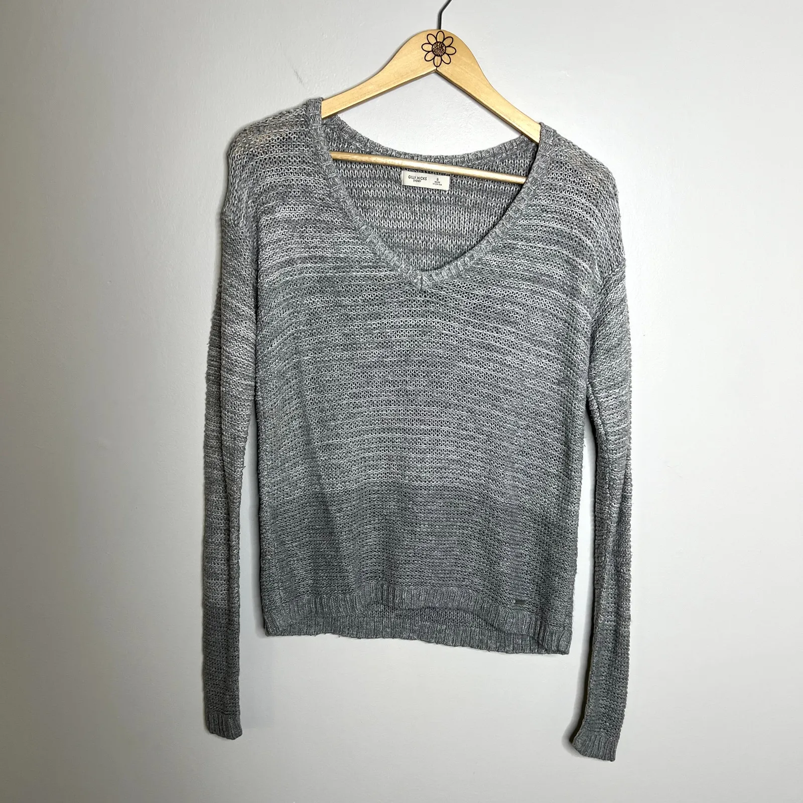 Gilly Hicks Gray Knit V Neck Sweater - Image 4