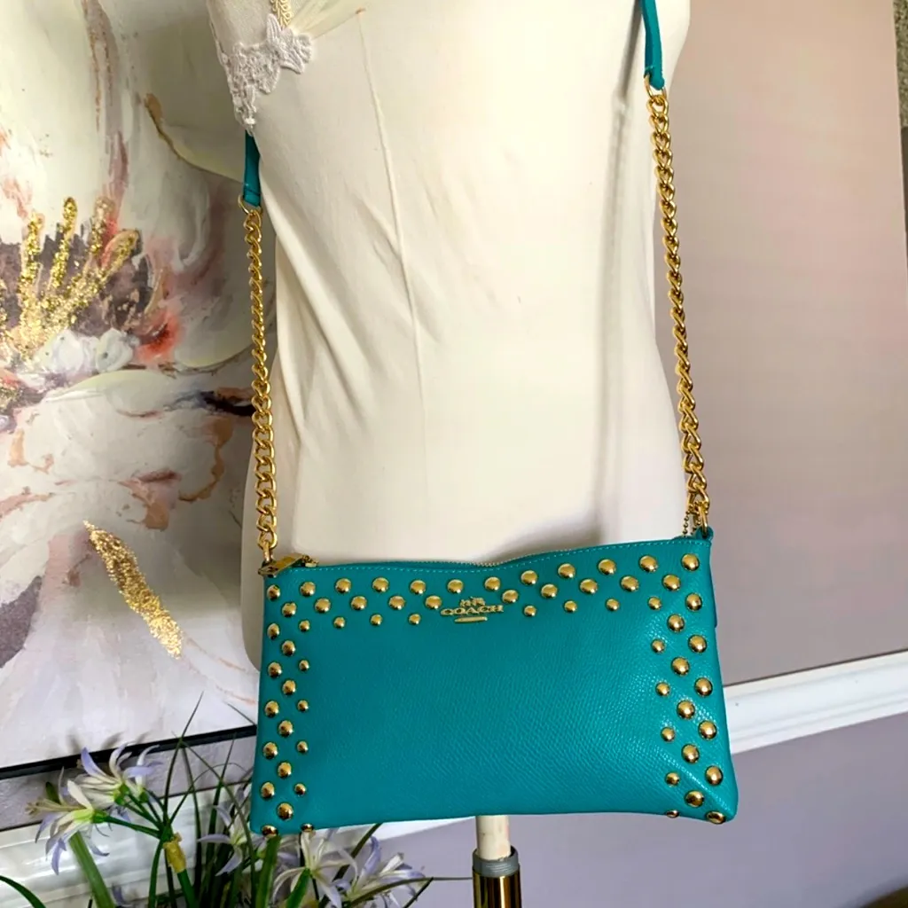 COACH Studded Cross Grain
Leather Quinn Crossbody F53140
Cadet Blue - Image 10