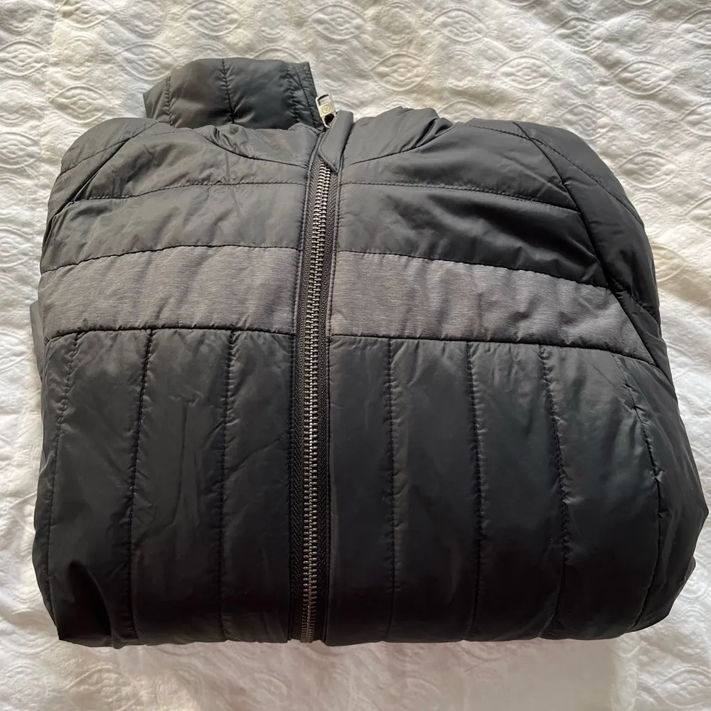 Never worn: Aether Apparel insulated jacket - Image 8